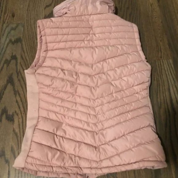 Royalty for Me Faux Fur-Lined Puffer Vest with Foldout Hood Size S - Picture 3 of 5
